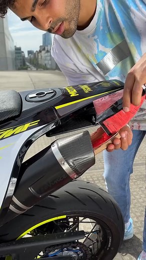 17M views · 10K reactions | Hot Wheels, Cool Art: Motorcycle exhaust paints a graffiti of colors! | Youneszarou | Facebook