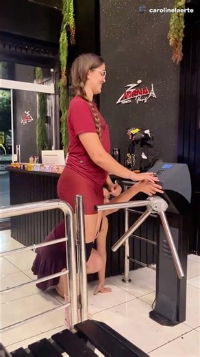 This Girl’s Gym Entry Trick Is Too Smart 😳