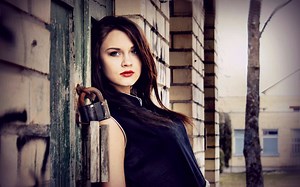 Hilary Duff Isn't Falling For The Pressure To Be Perfect - El Programa de la Publicidad