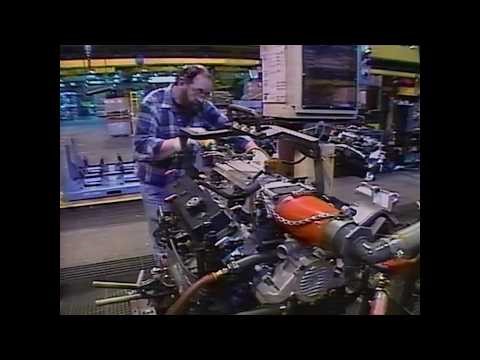 Building The LT1 V8 in Flint, Michigan - 1994 GM Inside Track Documentary