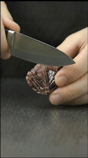 Sharp Axinite Crystal Sawing#Axinite #MineralCore #GeologyASMR 🔪⛏️