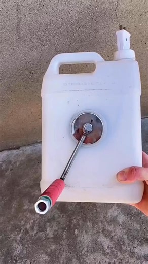8.2K views · 50 reactions | Genius Extension Cord Reel Made From a Plastic Jug #fblifestyle #extensions #diy | Reels ideas | Facebook