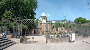 🔥⚒ Unsere Stadt - Unsere Heimat! 🏙❤️ Die Stadt Essen - Das Stadtportal hat einen neuen Imagefilm. 🎬 Der neue Film ist laut, schnell, bildgewaltig und zeigt die Vielfalt der Stadt. Der TUSEM ist natürlich auch mit dabei. Seht selbst und genießt den Film! 🤩 -------------------------------------------- 🎥: Stadt Essen - Das Stadtportal | TUSEM Essen