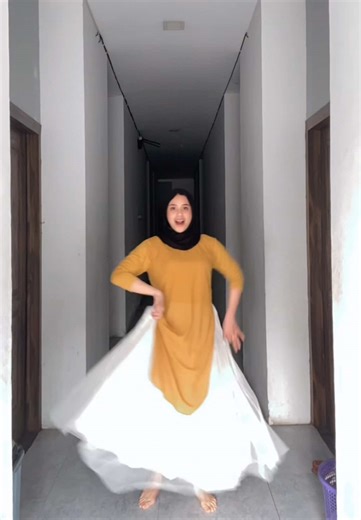 Experience the Magic of Gerua Part 1 - Bollywood Dance