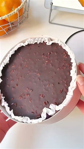 An immersive unboxing of the Magnum chocolate cake~ #ChocolateLover#cake #dessert #immersive