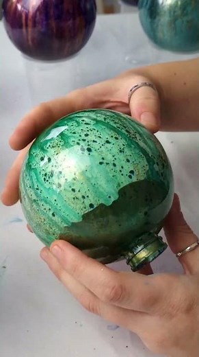 Create Stunning DIY Christmas Baubles with Unique Designs