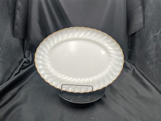 Vintage Anchor Hocking Fire-king Golden Shell Milk Glass Platter - Etsy Canada