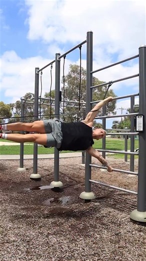 Human Flag dos and don’ts ⬇️ Can use a pole or vertical ladder, either works!! Just didnt have access to a good pole for the video 😅 1️⃣Band assisted Flag’s are without a doubt the best way to unlocking that human flag. Wrap it around your top foot and simply reduce the weight of the band as you go 2️⃣ 45 degree flags are also great for a beginner and building that straight arm strength in the flag position. 3️⃣Flag hangs are a great stepping stone too. Can have one leg on the ground if this is