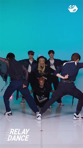 Stray Kids: Thunderous Dance Relay Performance