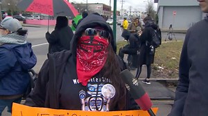 Protesters block rail crossing in East Vancouver in support of Wet'suwet'en for hours Sunday | CBC News