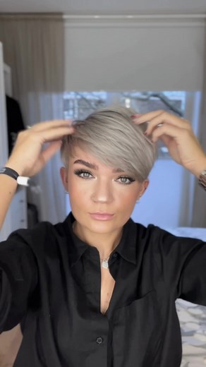 Easy Wax Hair Tutorial for Short Hairstyles