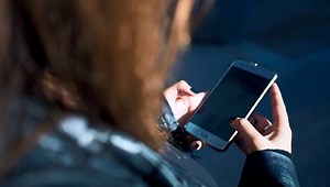 4K views · 38 reactions | En articulation avec le Dossier Médical Partagé, l’AP-HP déploie un « espace patient » sécurisé, devenant ainsi un des tout premiers hôpitaux à proposer un ensemble de services en ligne. https://www.aphp.fr/contenu/transformation-numerique-lap-hp-sengage-pour-la-reussite-du-dossier-medical-partage-et-ouvre | AP-HP | Facebook