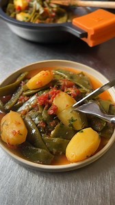 Green Beans and Potatoes Stewed in Tomato Sauce #sofiaafoodie #recipe #beans #potato #food | Sofiaa Foodie