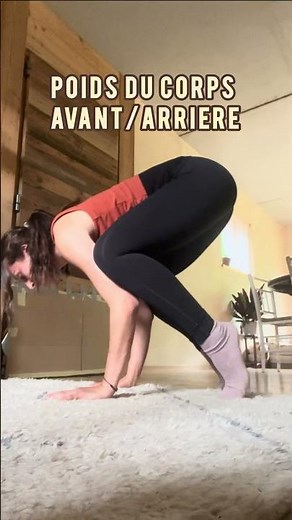 Comment faire le corbeau ? (posture de yoga) #yoga #yogapose #youtubeshorts #yogainspiration