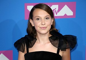 Millie Bobby Brown : à 14 ans, elle obtient son titre d’icône mode aux MTV VMAs - Elle