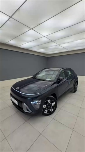 كانت ترند 🤔والان مواصفات اكثر وسعر اقل 👇🏻هيونداي كونا 2026 وارد الخليج محرك 4 سلندر 2000 CC بقوة 150 حصان دفع امامي وطبعا كوري تصنيع كوري واستهلاك الوقود 16.6 كيلو لكل لتر بنزين 91 تابع المواصفات