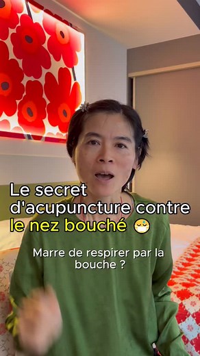 📘 Tu veux connaître tous les points essentiels pour soulager les petits maux du quotidien ? J’ai rassemblé tout ça dans mon ebook “Guide pratique de la Médecine Chinoise” 🌿 Je t’y apprends les bases de la médecine chinoise et les pratiques quotidiennes pour vivre longtemps, en pleine santé et en harmonie avec ton corps 🌀 Dans ce reel, je te montre une méthode redoutable pour déboucher ton nez naturellement 👇 💆‍♀️ 2 points d’acupression pour libérer ton Qi respiratoire : 21 Gros Intestin & 1