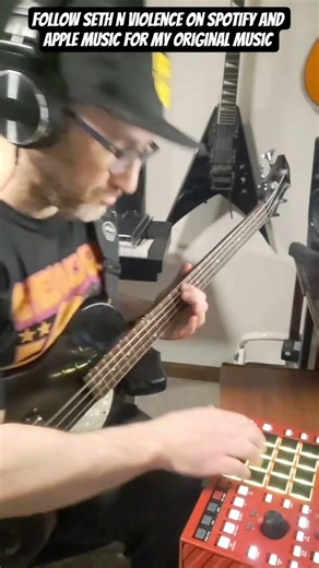 Jammin "Dazed and Confused" by LED ZEPPELIN on bass & my Akai MPC One+ #fingerdrumming #mpcone #bass