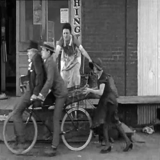 The Laurel And Hardy Season 1 Episode 3 – Mud and Sand (P1) | Laurel and Hardy Forever