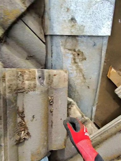 POV - How to Clean Tile Roof Valley #tileroofing