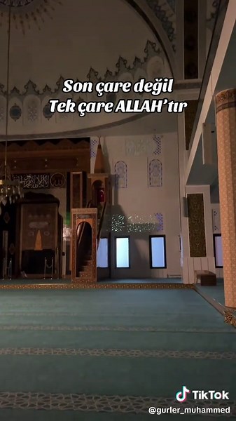 Exploring the Awe-Inspiring Interior of a Mosque