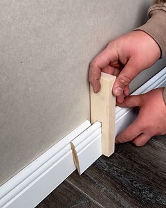 Baseboard fitting trick #lifehacks #lifehack #diy #diyfix #quickfix #quicksolution | The Daily Dose