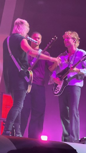 Exciting Updates on the 5SOS Show Tour!