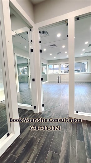 🔷 𝐆𝐄𝐎𝐑𝐆𝐈𝐀’𝐒 𝐓𝐎𝐏 𝐂𝐎𝐌𝐌𝐄𝐑𝐂𝐈𝐀𝐋 𝐆𝐋𝐀𝐒𝐒 𝐏𝐀𝐑𝐓𝐍𝐄𝐑 𝐎𝐟𝐟𝐢𝐜𝐞 𝐅𝐫𝐨𝐧𝐭𝐬 • 𝐂𝐨𝐧𝐟𝐞𝐫𝐞𝐧𝐜𝐞 𝐑𝐨𝐨𝐦𝐬 • 𝐏𝐫𝐢𝐯𝐚𝐭𝐞 𝐒𝐮𝐢𝐭𝐞𝐬 Georgia businesses are upgrading their workspaces with modern commercial glass — and Apex Glass Industries is the team trusted by builders, designers, and architects statewide. From office fronts to conference rooms, private suites to full partition systems, our commercial glass delivers: 🔷 𝗖𝗹𝗲𝗮𝗻 𝗹𝗶𝗻𝗲𝘀 🔷 𝗕𝗿𝗶𝗴𝗵𝘁, 𝗼�