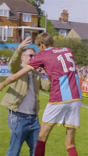 Peter Crouch becomes non-league mascot in fantasy football forfeit! 😆