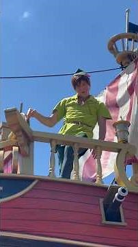 Wendy, Peter and Tink on parade!
