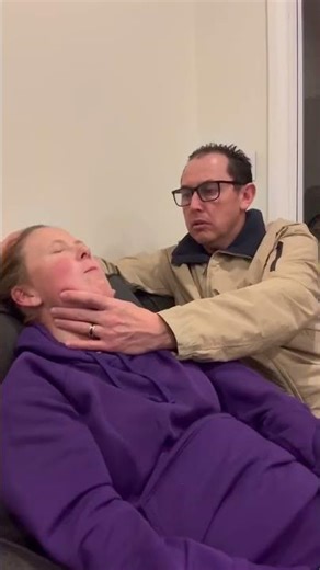 Neck cracking prank #funny #funnyvideos #prank #neck #cracking