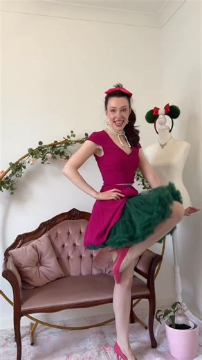 Delanie Jayne on Instagram: "Daisy Duck 🤍 #daisyduck #fashion"