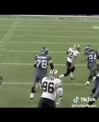 Derrick Henry's Insane Stiff Arm Highlights
