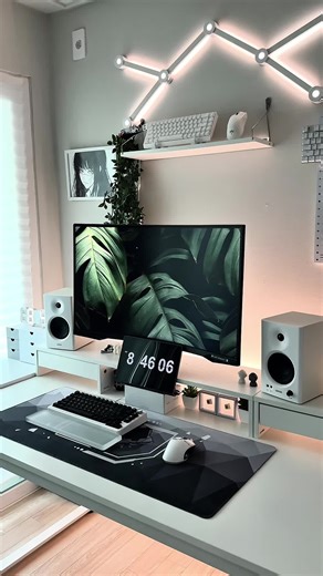 Morning setup atmosphere #setup #tech #gaminggear #keybord #cozysetup #desk #pc #techtok #gaming #room #gamingroom