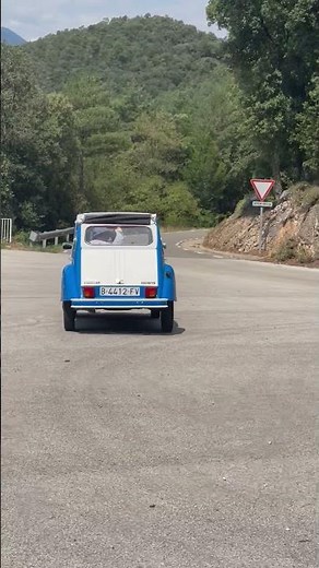 Coche Clásico Citroën 2CV #automobile #restoration