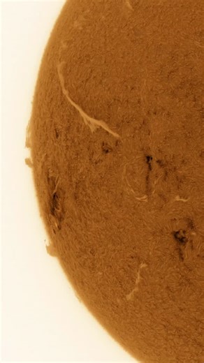 The Stupid Astronomer on Instagram: "A super slow day on the sun, lots of alpha and beta class sunspots which from an active standpoint means there isn't much action. Instead, we are left with the subtle motion of the sun's atmosphere, much like a calm day on the sea. You have to watch and stare at specific spots to notice any movement. This time lapse was made up of 3 1/2 hours squished down to 15 seconds. You can always tell if an area of the sun will show any amount of activity by noting down