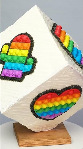 Pop It Fidget Makes Cake