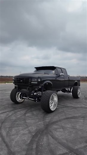 Bumper is at paint @KG1 Forged Wheels @ℭ𝔲𝔯𝔱𝔦𝔰 𝔅𝔦𝔩𝔟𝔯𝔢𝔶♕ @cawtah @Gage @STEW_7.3 @freddy.arel #ford #73powerstroke