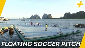 These children found a way to play soccer on water: they built a floating pitch. | AJ