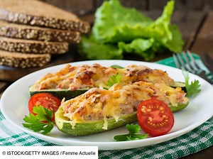 Courgette farcie à la chair à saucisse : découvrez les recettes de cuisine de Femme Actuelle Le MAG