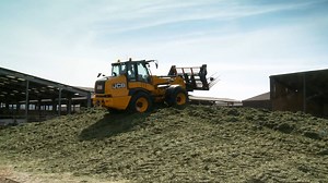La pala a braccio telescopico JCB TM320S per l'agricoltura. | JCB