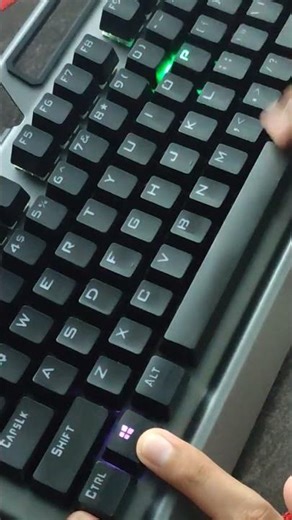 Project a Screen with this SHORTCUT key #shortvideo #shorts #computer #viral #keyboard