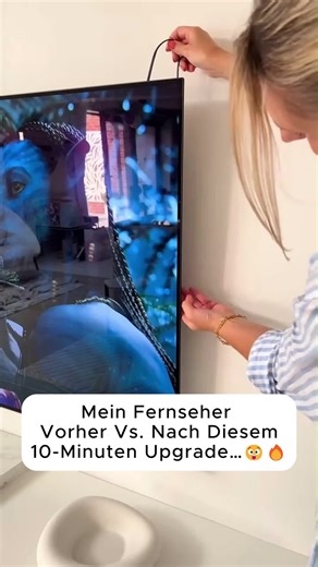 Mein Fernseher vorher vs. nach diesem Upgrade 😳 Dieses TV Ambilight mit Kamera erkennt die Farben auf deinem Bildschirm und synchronisiert die LED-Beleuchtung automatisch. Der Effekt ist einfach krank 🤯 Installation: 10 Minuten Ergebnis: Heimkino Feeling 🔥 #ambilight #tiktokmademebuyit #tvsetup #gamingroom #ledlights #smarthome #allmino