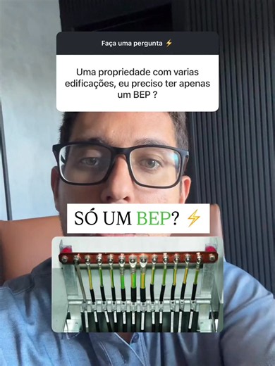 ⚡ Uma propriedade com várias edificações precisa de apenas um BEP? Não. A NBR 5410 é clara: 👉 Em cada edificação deve existir uma equipotencialização principal. E qual elemento realiza essa equipotencialização? O BEP (Barramento de Equipotencialização Principal). Ou seja: Se você tem uma propriedade com vários prédios ou galpões, cada edificação deve possuir o seu próprio BEP. O objetivo do BEP é: • Interligar massas metálicas • Conectar o aterramento • Deixar todos os elementos no mesmo potenc