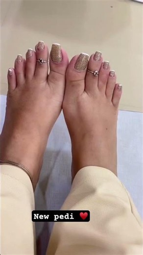 Indian female beautiful feet sole / falakmehra feet/ punjabi feet / malkin shoe sole play / desifeet