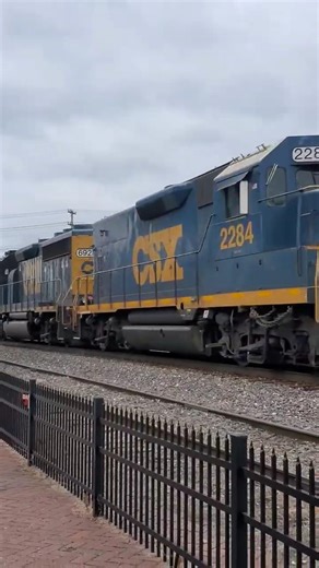CSX 2284 CSX 6925