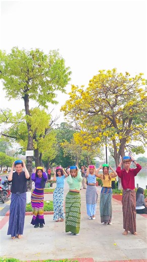 ပျော်စရာတူးပို့တူးပို့သင်္ကြန်ရေပတ်လိုက်ကြစို့💦 Together with @ULTRA #yolo #အဝါရောင်တန်ခူး #dancechallenge #fyp