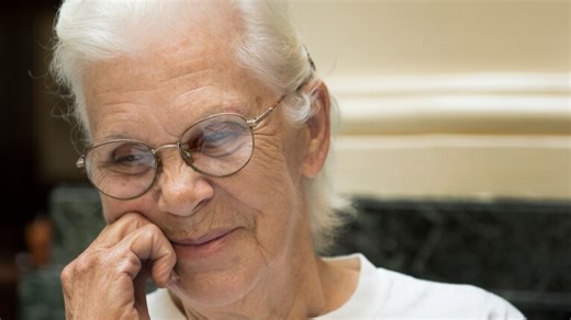 Homeless woman finally receives $100,000 Social Security check after 16 years