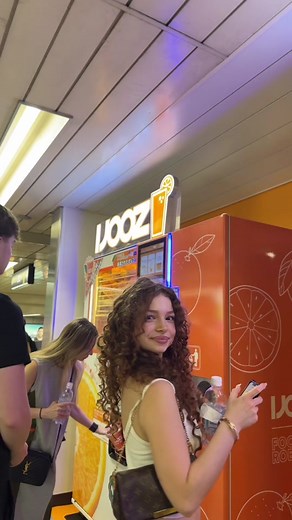 Crazy Things in Japan: Fresh Orange Juice Vending Machine