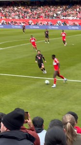 Oyuncu, Messi'den topu çaldı ve hakem bu kararı verdi. | Şampiyonlar